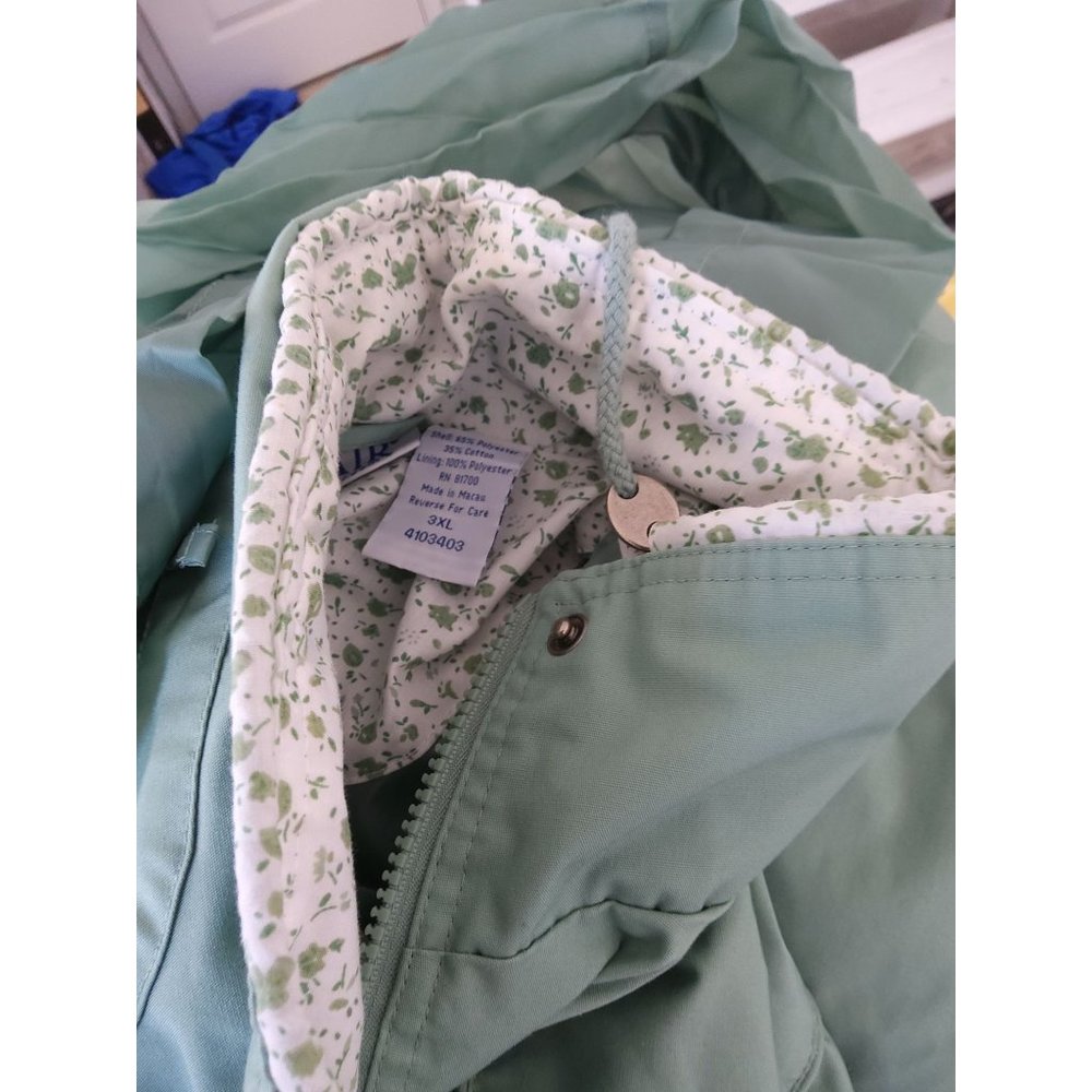 Ladies Fall/Winter Jacket - Picture 6 of 7